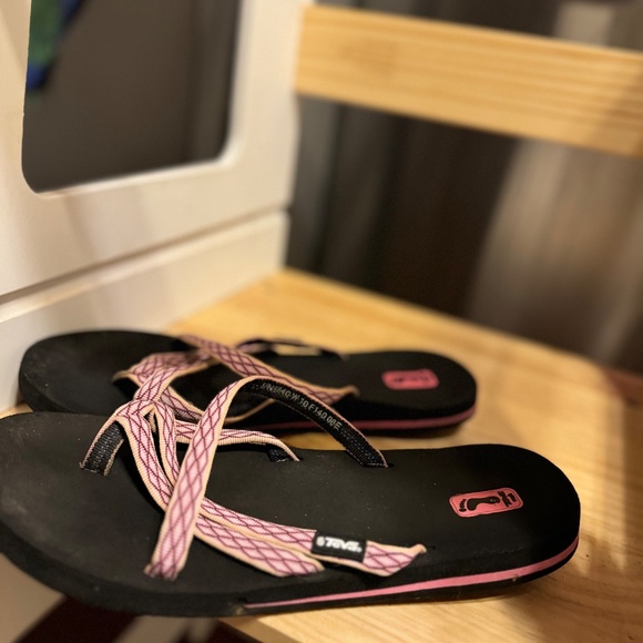 COPY - Teva sandals women’s size 10 - Picture 2 of 4